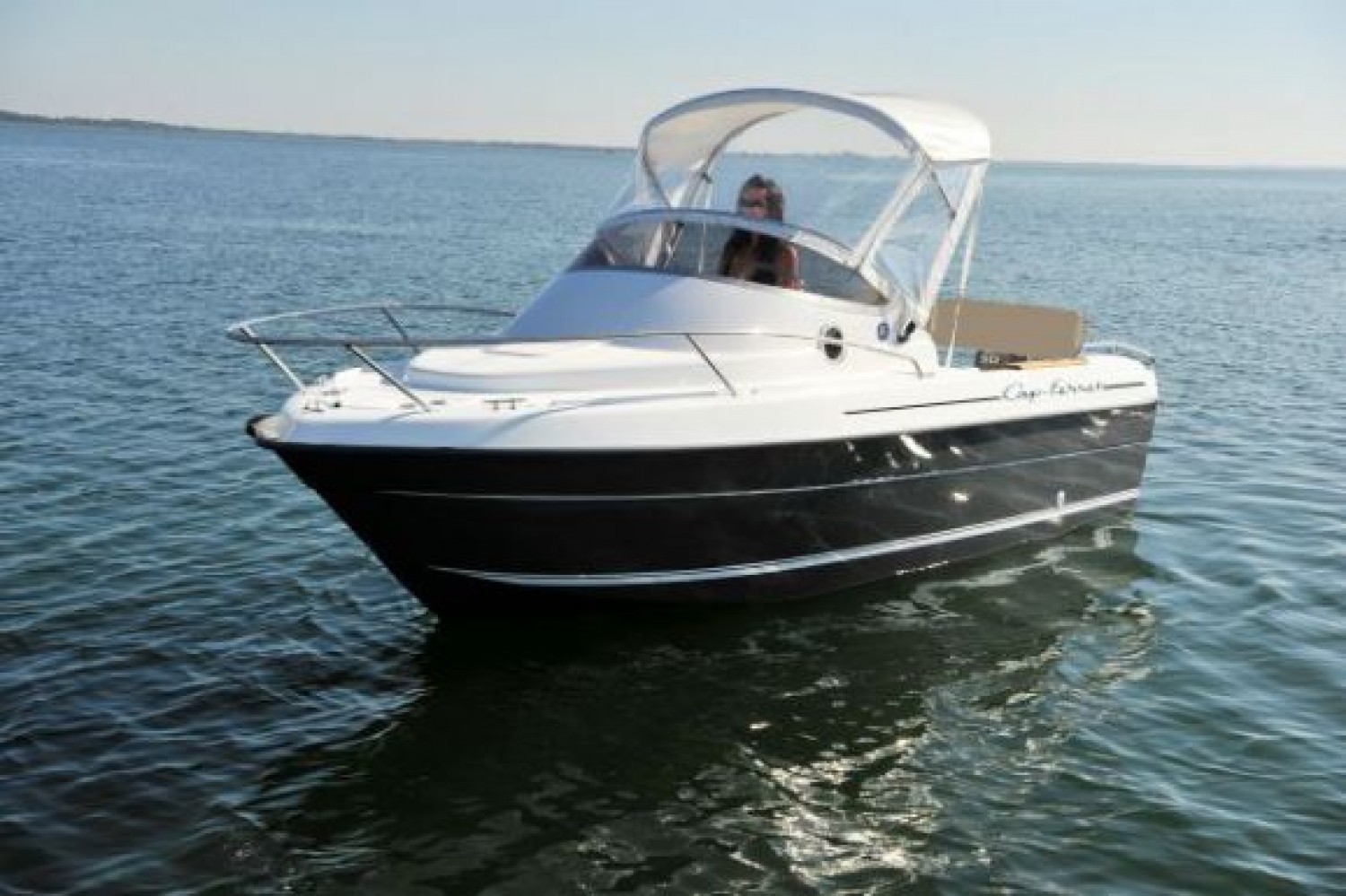 slider 1 B2 Marine Cap Ferret 522 Cruiser